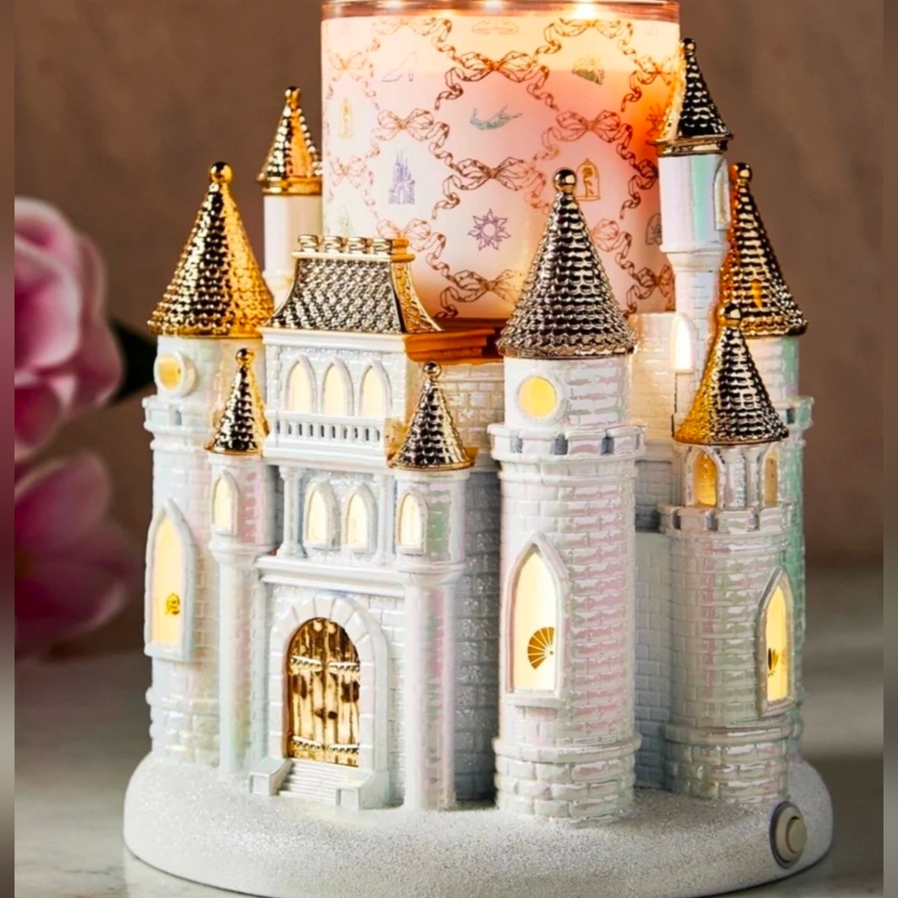 Bath and Body Disney Princess Light-up Castle  3-Wick Candle Holder NEW